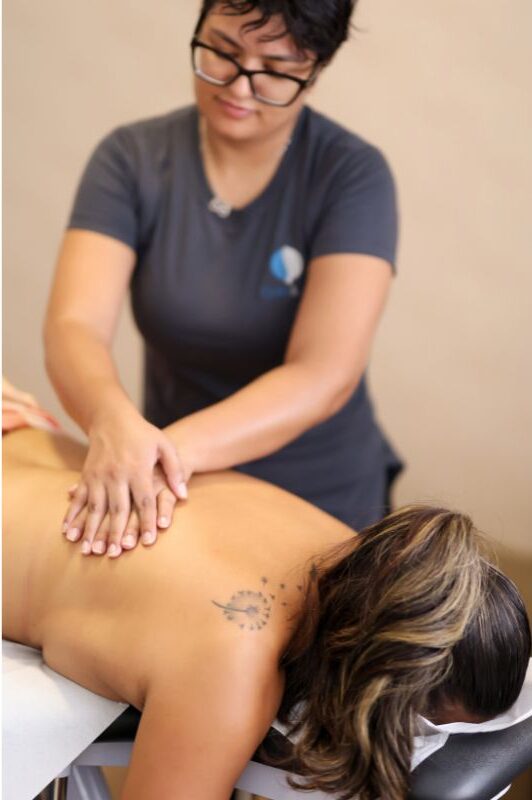 Como o Quiropraxista "Destrava" a Coluna com Segurança?